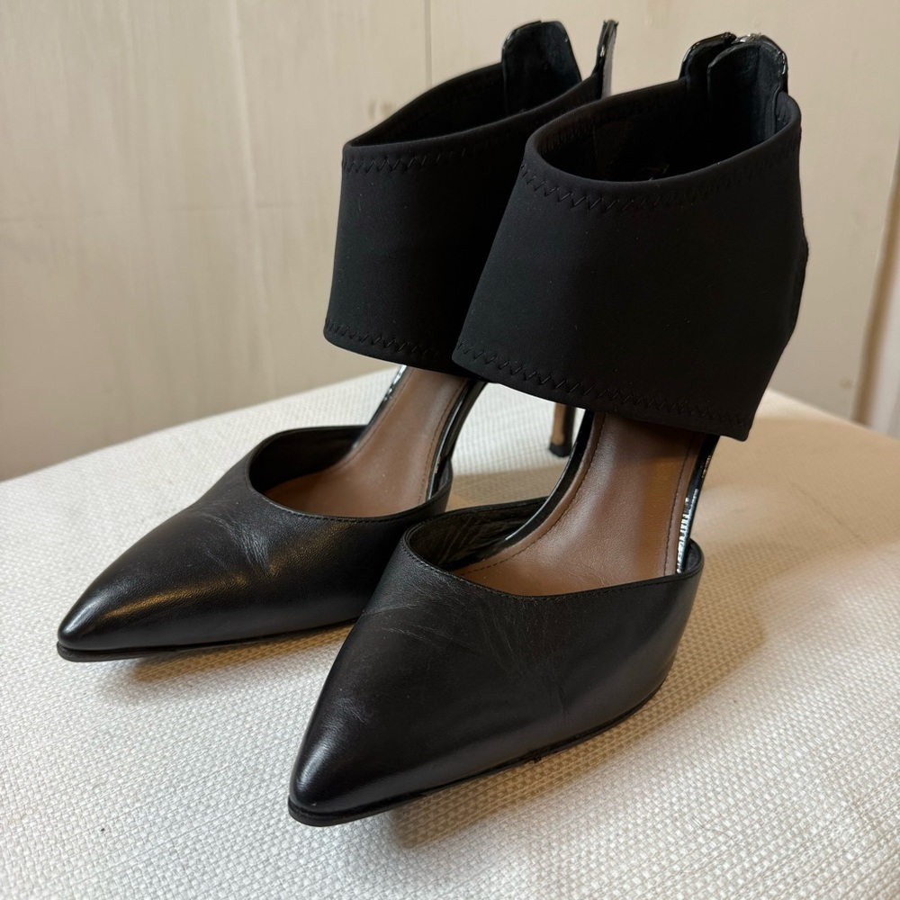 DONALD J PLINER Black Leather Ankle Band Heels 9